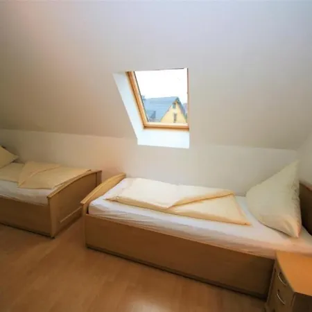 Feriehus S 42 B - Ferienhaus Mit Terasse Und Grossem Garten An Der Mueritz Röbel