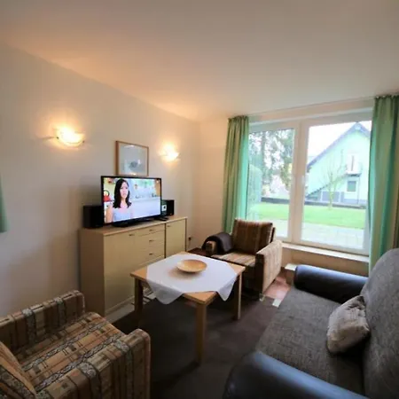 Feriehus S 42 B - Ferienhaus Mit Terasse Und Grossem Garten An Der Mueritz Röbel