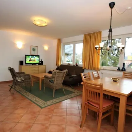S 42 B - Ferienhaus Mit Terasse Und Grossem Garten An Der Mueritz Feriehus